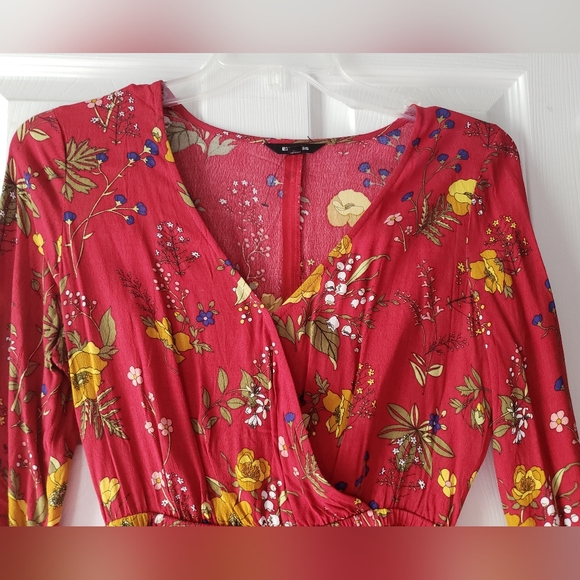 EXPRESS Ruffle Wrap Dress - Picture 5 of 10